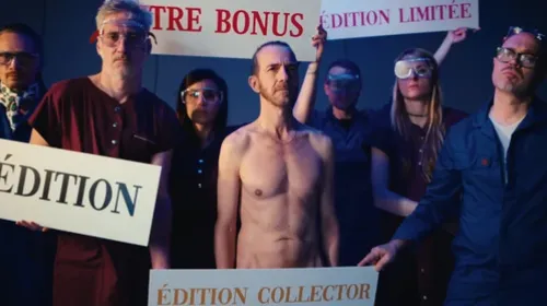 Calogero se met nu dans le clip de "juste une chanson"