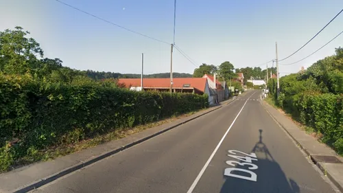 Un camion se retrouve sur le flanc, à Setques