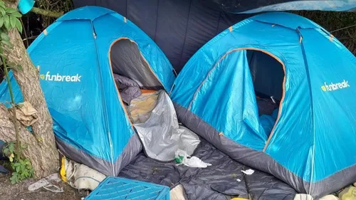 Calais : de nouvelles opérations d'évacuation menées sur deux sites...