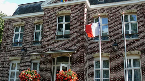 Municipales à Esquelbecq : Didier Roussel se retire, duel entre...