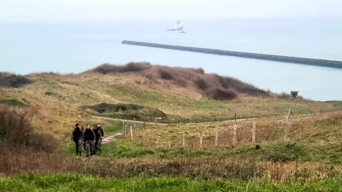 Un départ de migrants au large de Wimereux, 8 réfugiés échouent à...