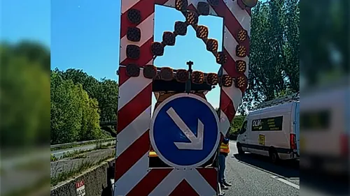 Steenvoorde : un véhicule de la Dir embouti sur l'A25