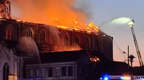 Replay : Incendie de l'église Immaculée Conception à Saint-Omer, un...