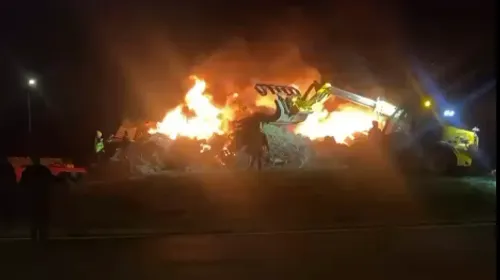 Saint-Léonard : mobilisation des agriculteurs, les sapeurs-pompiers...