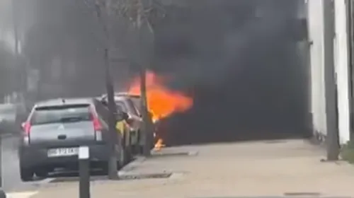 Dunkerque : une voiture en feu en plein quartier du Jeu-de-Mail