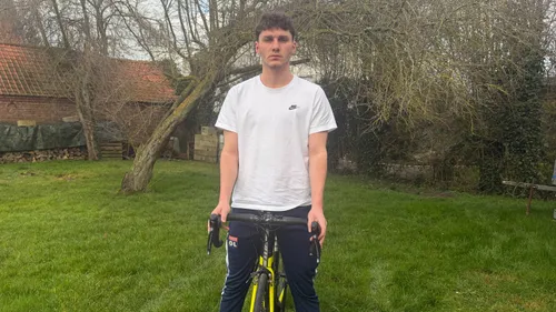 Ecques : Arthur, 20 ans, veut grimper le mont Ventoux pour lutter...