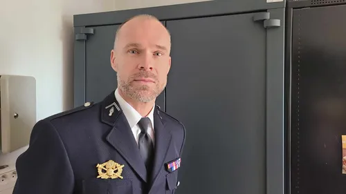 "Des scènes de guérilla urbaine": blessé par un passeur, un...