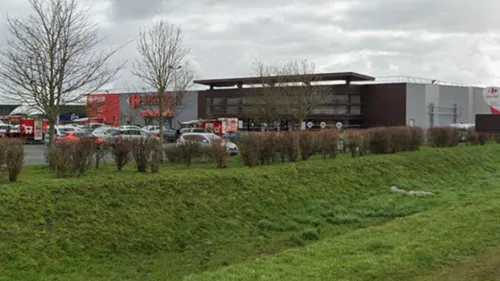 Guînes : un homme en arrêt cardiorespiratoire au Carrefour Market 