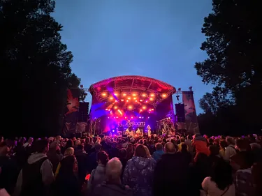 Loon-Plage : Un camping à Het Lindebomm