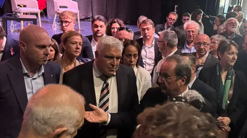 François Hollande attendu à Dunkerque pour échanger avec les...