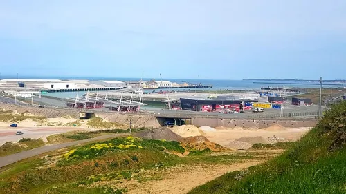 L'import-export de voitures neuves depuis le port de Calais peut-il...
