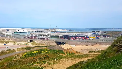 L'import-export de voitures neuves depuis le port de Calais peut-il...