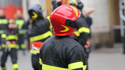 Une maison en grande partie détruite par les flammes, à Herzeele