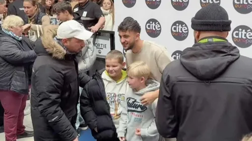 Des milliers de personnes ce matin à la Cité Europe pour rencontrer...