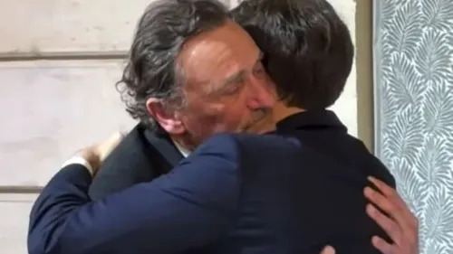 Légion d'honneur : le Dunkerquois Jean-Paul Rouve décoré et ému aux...