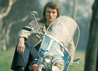 Johnny Hallyday - Deux titres inédits font leur apparition plus de...
