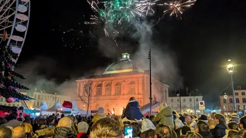 Saint-Omer : le public émerveillé par le lancement des festivités...