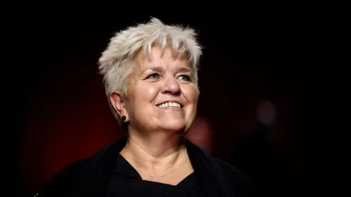  Mimie Mathy en pleine forme pour les Enfoirés malgré ses soucis de...