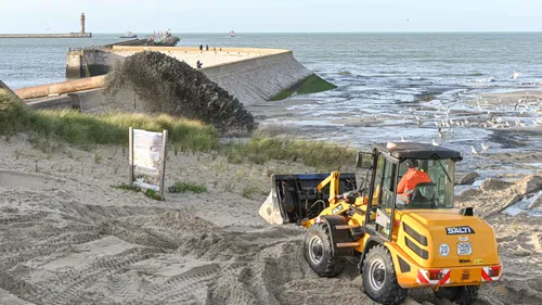Dunkerque : 40 000 m3 de sable ajoutés sur la plage des Alliés