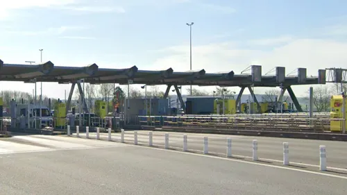 A26 : 11 exilés mis en sécurité au péage de Setques en une nuit