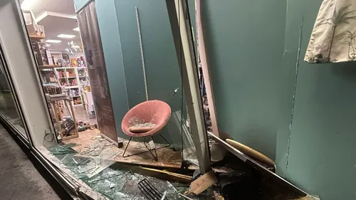 Longuenesse : une voiture termine sa course dans la vitrine du...