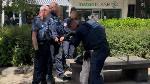 Opération coup de poing menée par 40 policiers en centre-ville de...