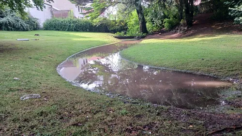 Fermetures de jardins publics, interdiction de la baignade à...