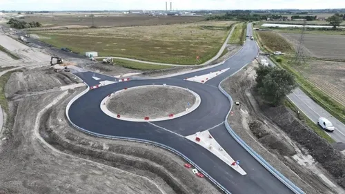 Un nouveau rond-point sur la D11, l'axe entre Gravelines et Bourbourg