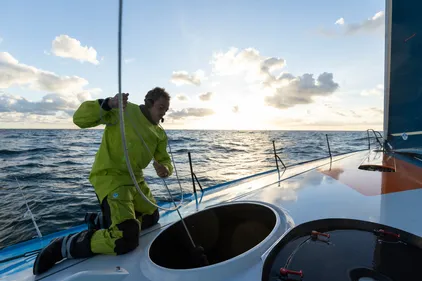 Voile : Record et avaries pour Thomas Ruyant