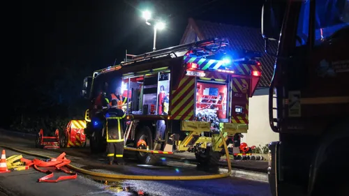 Dennebroeucq : une vingtaine de pompiers mobilisés sur un feu de...