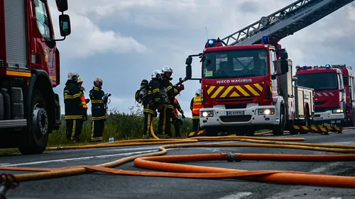 Louches : un violent incendie se propage du dressing à la toiture