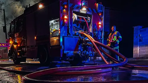 Un garage de 200 m² ravagé par un violent incendie à Marquise