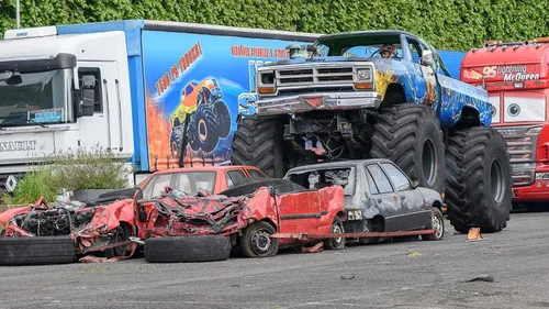 Calais : installation illégale d'American Motor Show, l'un des...