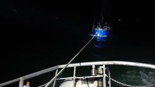 Un voilier assisté par le SNSM au large de Calais