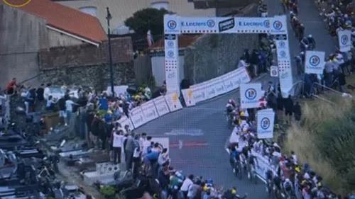 Saint-Etienne au Mont : du public debout sur des tombes, l'image choc 