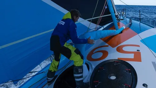 Vendée Globe : Thomas Ruyant chute au classement général, mais...