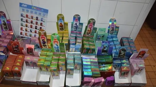 Trafic de cigarettes électroniques près des établissements...