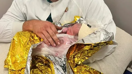 Naissance au bord de l’A16 : la papa raconte comment Elise a vu le...