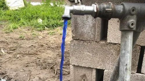 Une cuve d'eau pour les migrants polluée volontairement à Loon-Plage