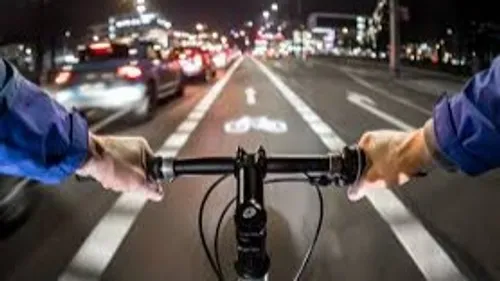 Etre visible la nuit en vélo dans la Région