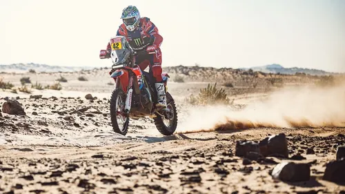 Dakar : Adrien Van Beveren adore le sable, il le prouve sur la...