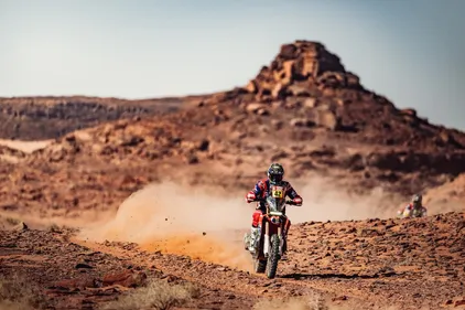 Dakar : Il reste deux jours de course et Adrien Van Beveren est en...