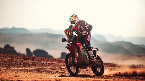 Dakar 2025 : Adrien Van Beveren de plus en plus chaud