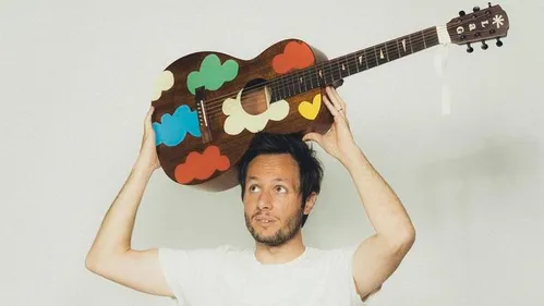 Musique : l'album "à 2 à 3" de Vianney numéro 1 des ventes