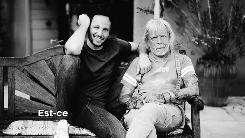 Vianney et Renaud retombent en enfance dans l'émouvant clip...