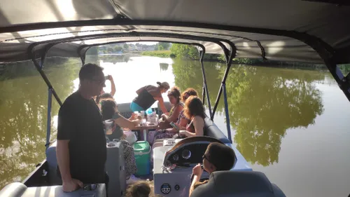 Lion d'Angers. Le Black Boat, une croisière fluviale en adéquation...