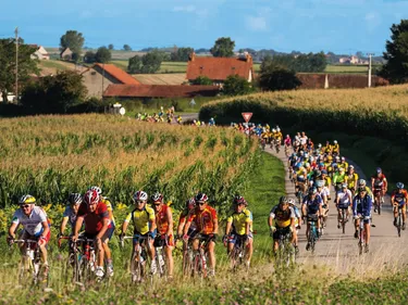 Haut-Anjou. Qui sont ces centaines de cyclistes sur les routes de...