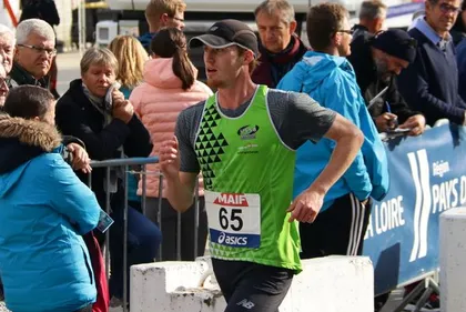 En Mayenne. Le marcheur Gabriel Bordier explose le record de France...