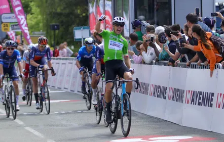 Boucles de la Mayenne 2025. Girmay, Cosnefroy, Molard... des beaux...
