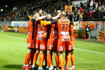 Stade lavallois : le club dévoile un nouveau maillot pour ses 120 ans